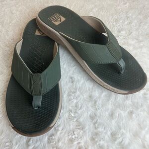 Reef The deckhand Men’s Sz 11 Olive Green water friendly flip flops sandals